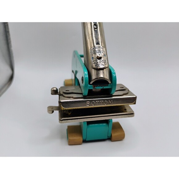 Vtg.  Pirouette Desk Stationary EMBOSSER Stamper Midcentury Mod Aqua Reef Blue - Picture 13 of 13